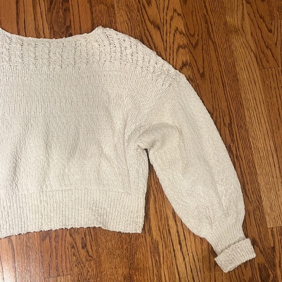 Callahan Woman’s Cream Sweater Size S - Picture 2 of 5